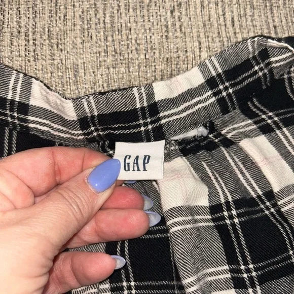 😍GAP Plaid V-Neck Women's Top - Picture 3 of 4